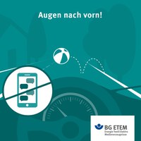 Kurz aufs Handy während der Fahrt geschaut, kein Problem, oder? Eben doch: Wer während der Fahrt nur für zwei Sekunden den Straßenverkehr aus den Augen lässt, um die Nachricht der Freundin zu checken, legt bei Tempo 50 fast 28 Meter im Blindflug zurück. Mit Tempo 130 auf der Autobahn sind es sogar 72 Meter.
