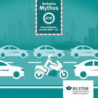 Ab durch die Mitte? Im Autobahnstau dürfen Motorradfahrer sich nicht einfach hindurchschlängeln. Denn damit überholt der Motorradfahrer rechts, was verboten ist. Außerdem wird meist der Mindestabstand von 1 m nicht eingehalten und es ist gefährlich.
