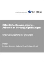 Die neue Unterweisungshilfe der BG ETEM zum Arbeiten an Leitungen der Gasversorgung gibt einleitend den Unterweisenden Hinweise für ihre Präsentation und richtet sich dann an die zu Unterweisenden mit diesen und weiteren Themen: Gefährdungen bei Arbeiten an Gasleitungen, Schutzmaßnahmen, persönliche Schutzausrüstung, Brand- und Explosionsschutz, Sperr- und Quetschverfahren, gefahrloses Abführen von Gas, Trennen der Gasleitung, Muffenüberschieber.